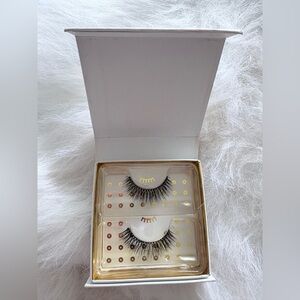 Barrington Luxurious Black False Eyelashes